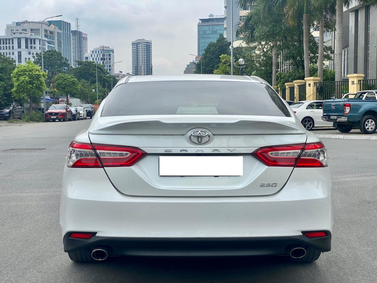 Toyota Camry 2020 - Xe đăng ký 2020 ít sử dụng giá chỉ 1 tỷ 235tr