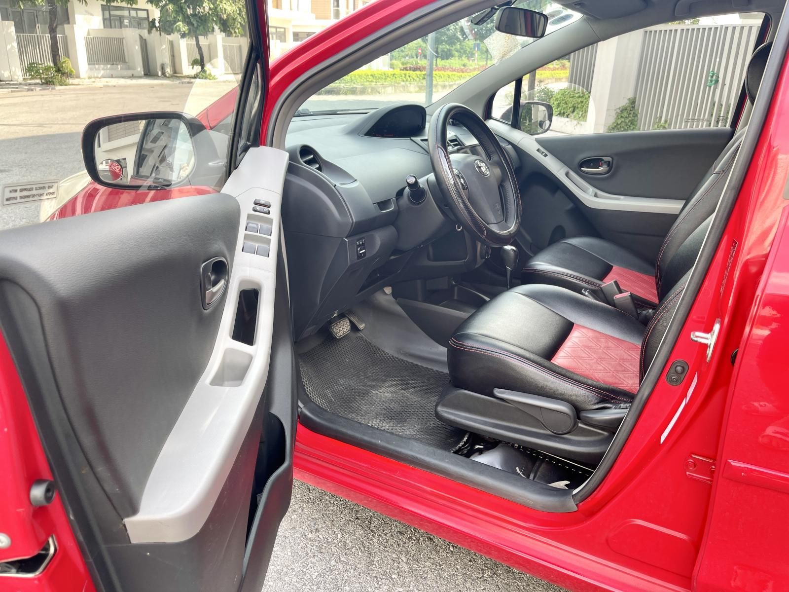 Toyota Yaris 2011 - Biển Hà Nội, biển đẹp