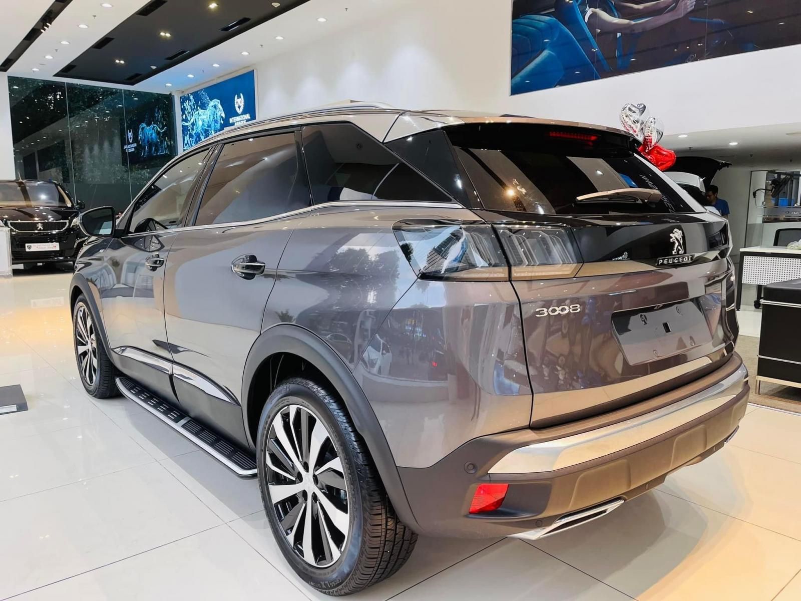 Peugeot 3008 2022 - Xe màu xám, xe sẵn giao ngay