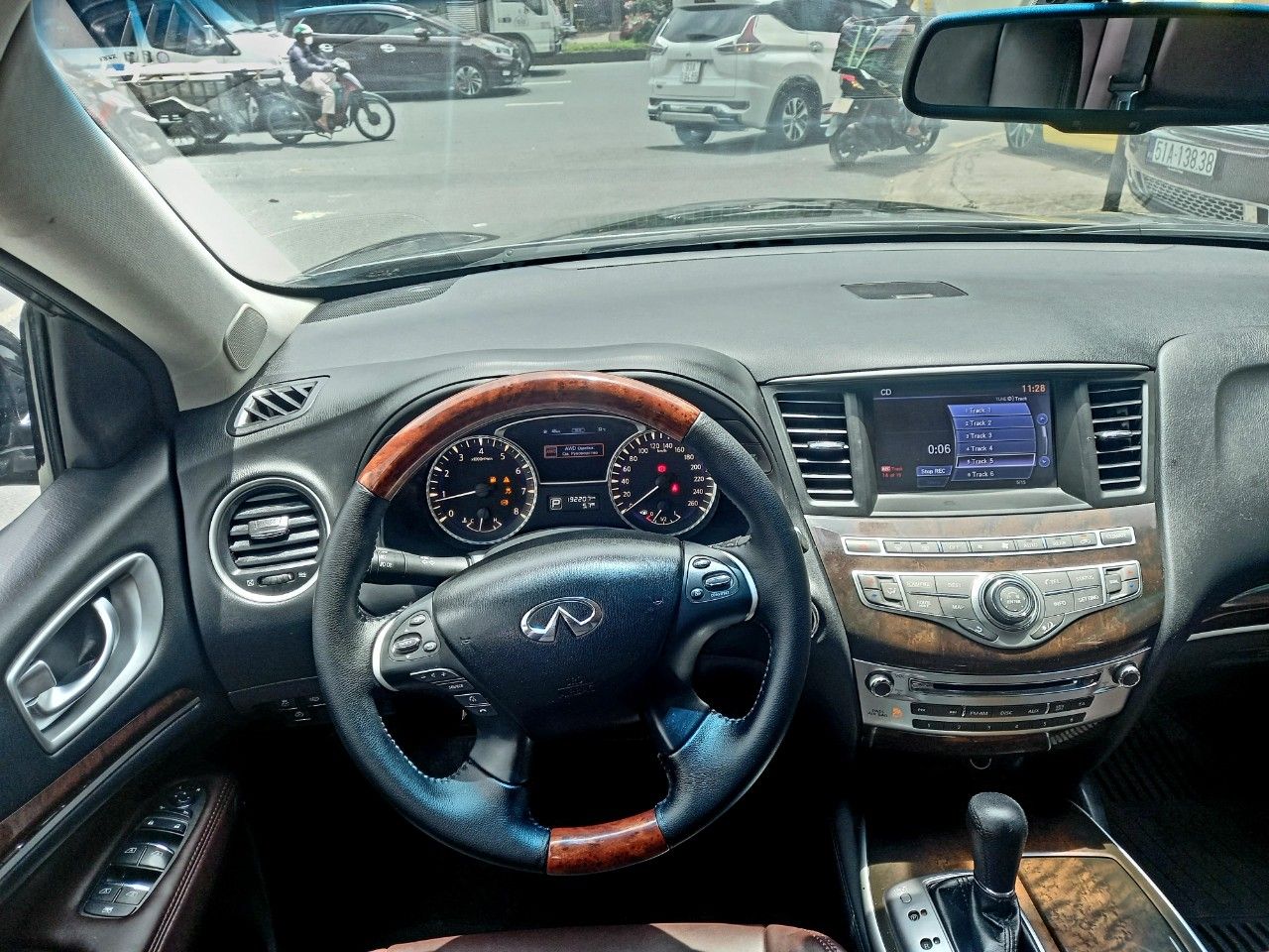 Infiniti Q60 2015 - Delux Cars bán xe động cơ V6