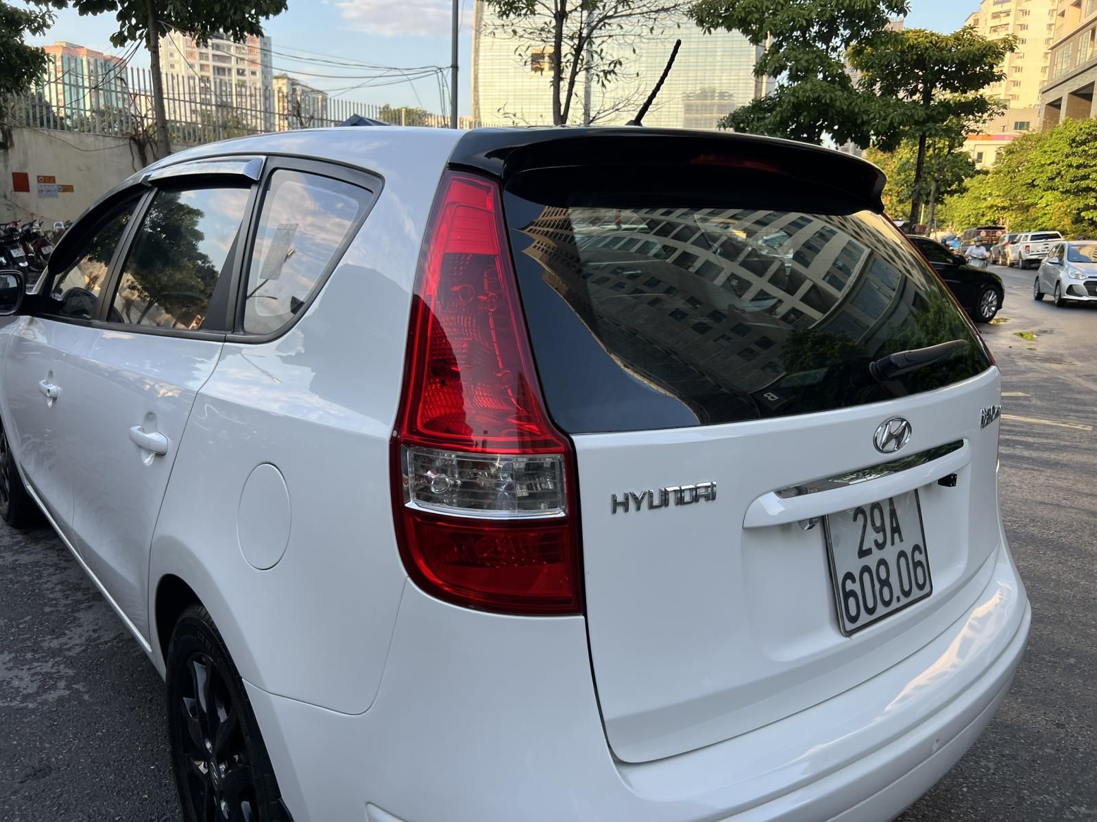 Hyundai i30 2012 - Màu trắng, xe nhập