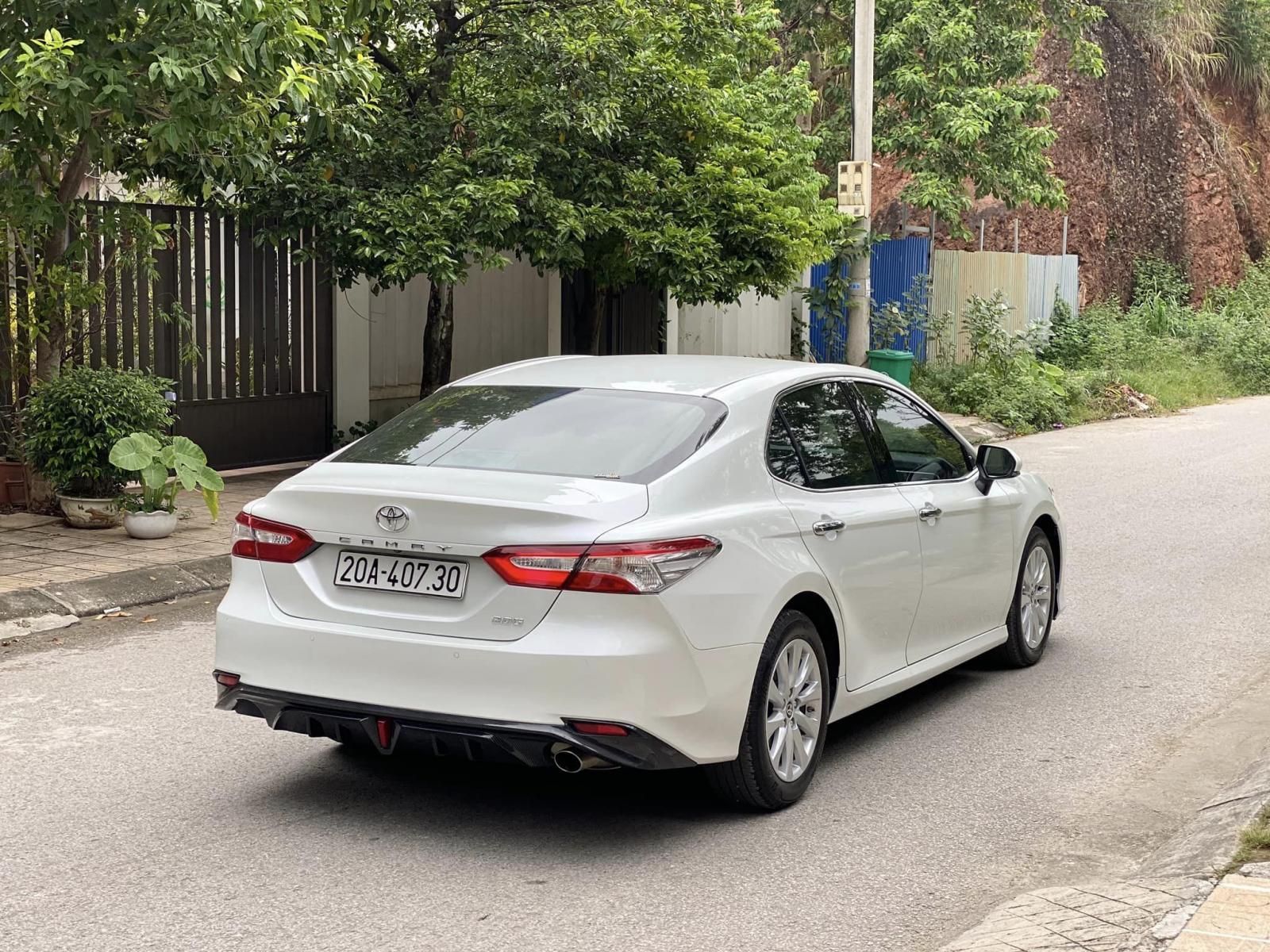 Toyota Camry 2020 - Giá 940tr