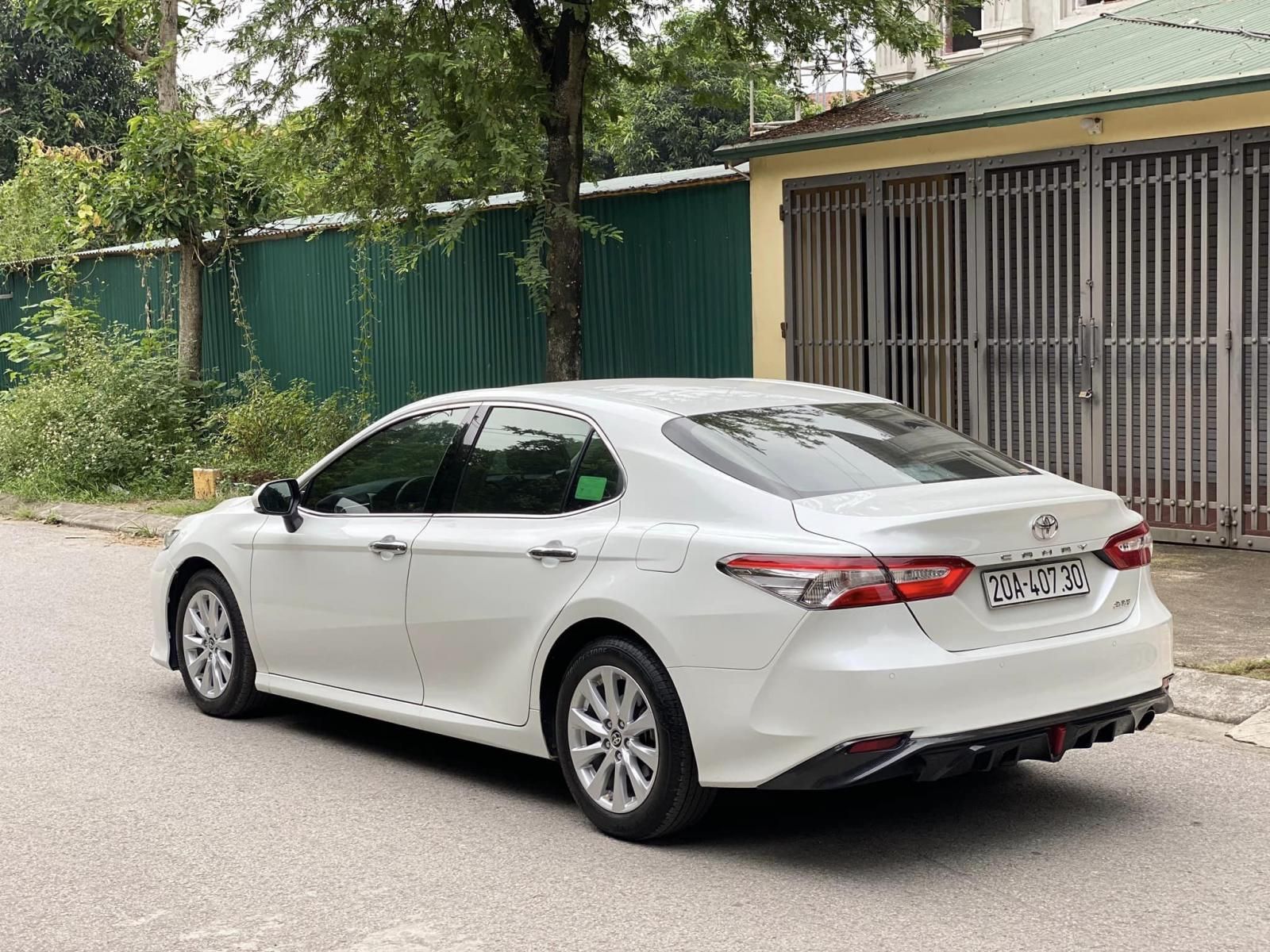 Toyota Camry 2020 - Giá 940tr