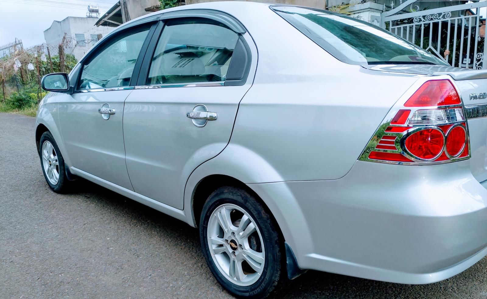 Chevrolet Aveo 2015 - Xe gia đình cần bán