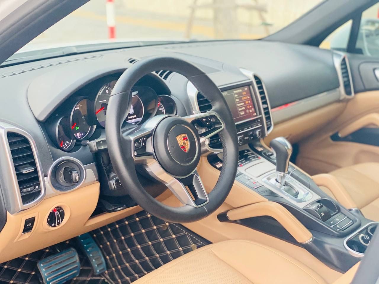 Porsche Cayenne S 2015 - Biển TP - tên tư nhân