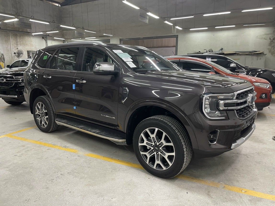 Ford Everest 2022 - Xe màu đen