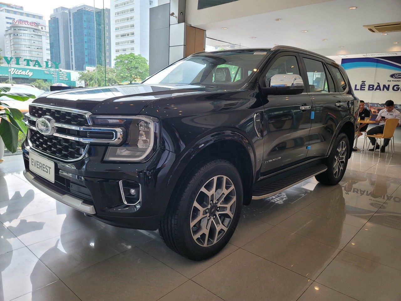 Ford Everest 2022 - Xe màu đen