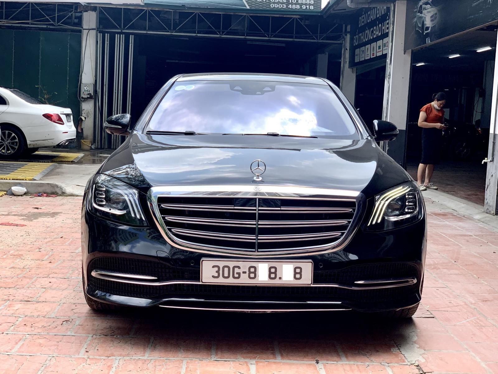 Mercedes-Benz 2019 - Đen, nội thất kem, biển siêu vip