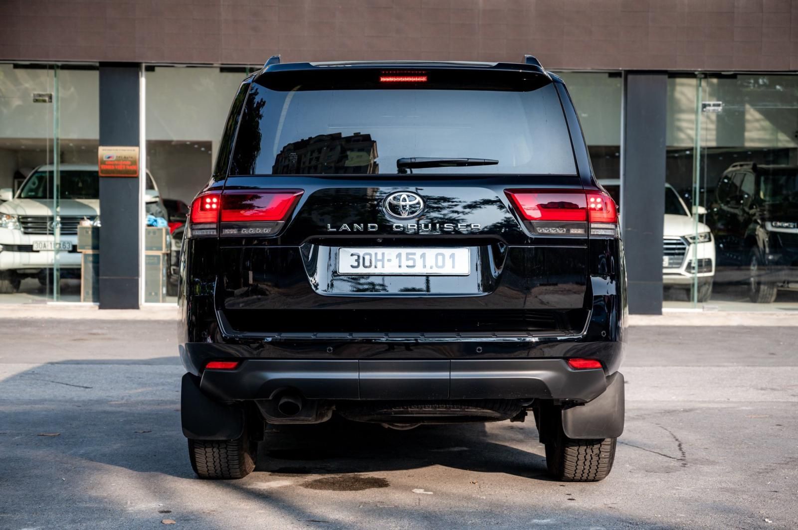 Toyota Land Cruiser 2022 - New 99,9%, màu đen