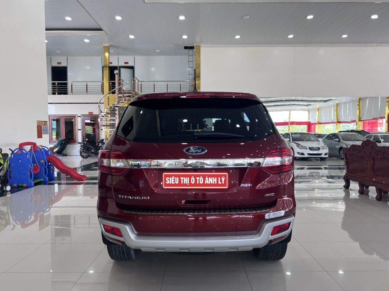 Ford Everest 2020 - Siêu phẩm SUV 7 chỗ hiện đại cực nét, xe còn như mới, full options cao cấp