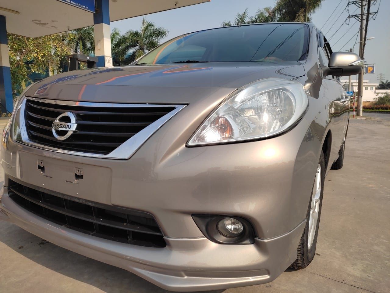 Nissan Sunny 2018 - Màu bạc số tự động giá ưu đãi