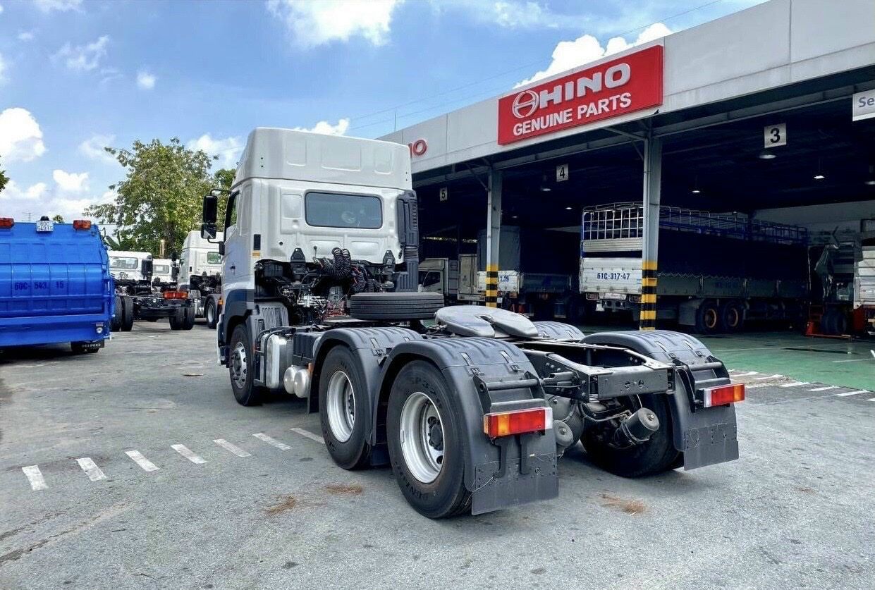 Hino 700 Series 2022 - Xe tải đầu kéo nhập khẩu