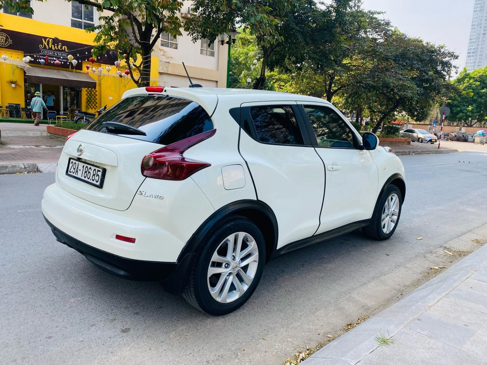 Nissan Juke 2011 - Nhập khẩu màu trắng đẳng cấp