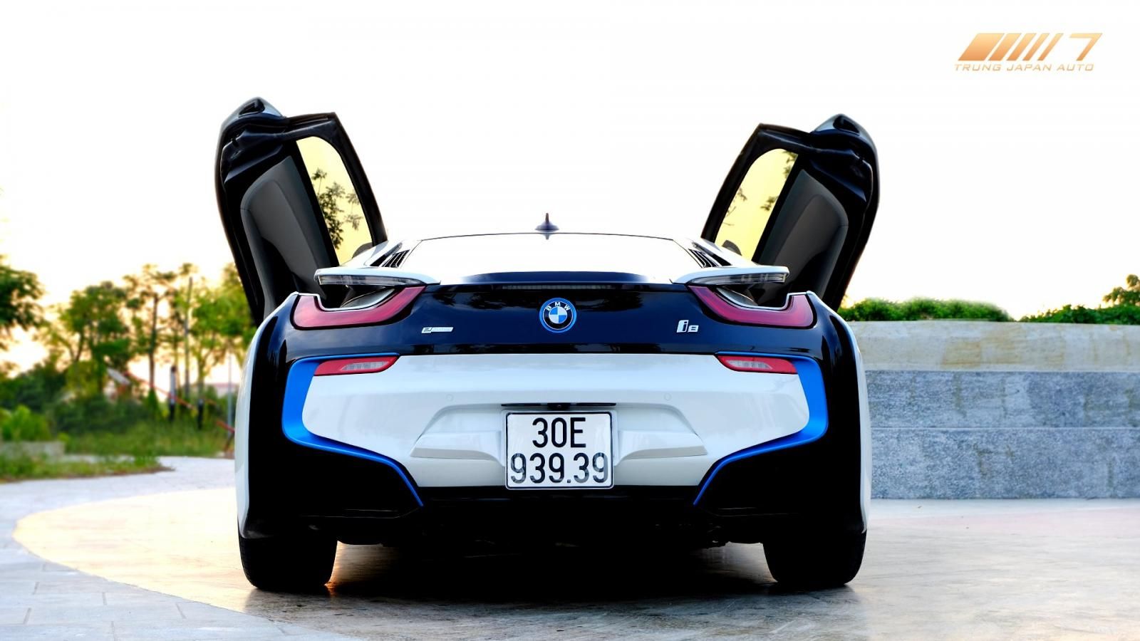 BMW i8 2016 - Màu trắng ghế kem biển HN vip