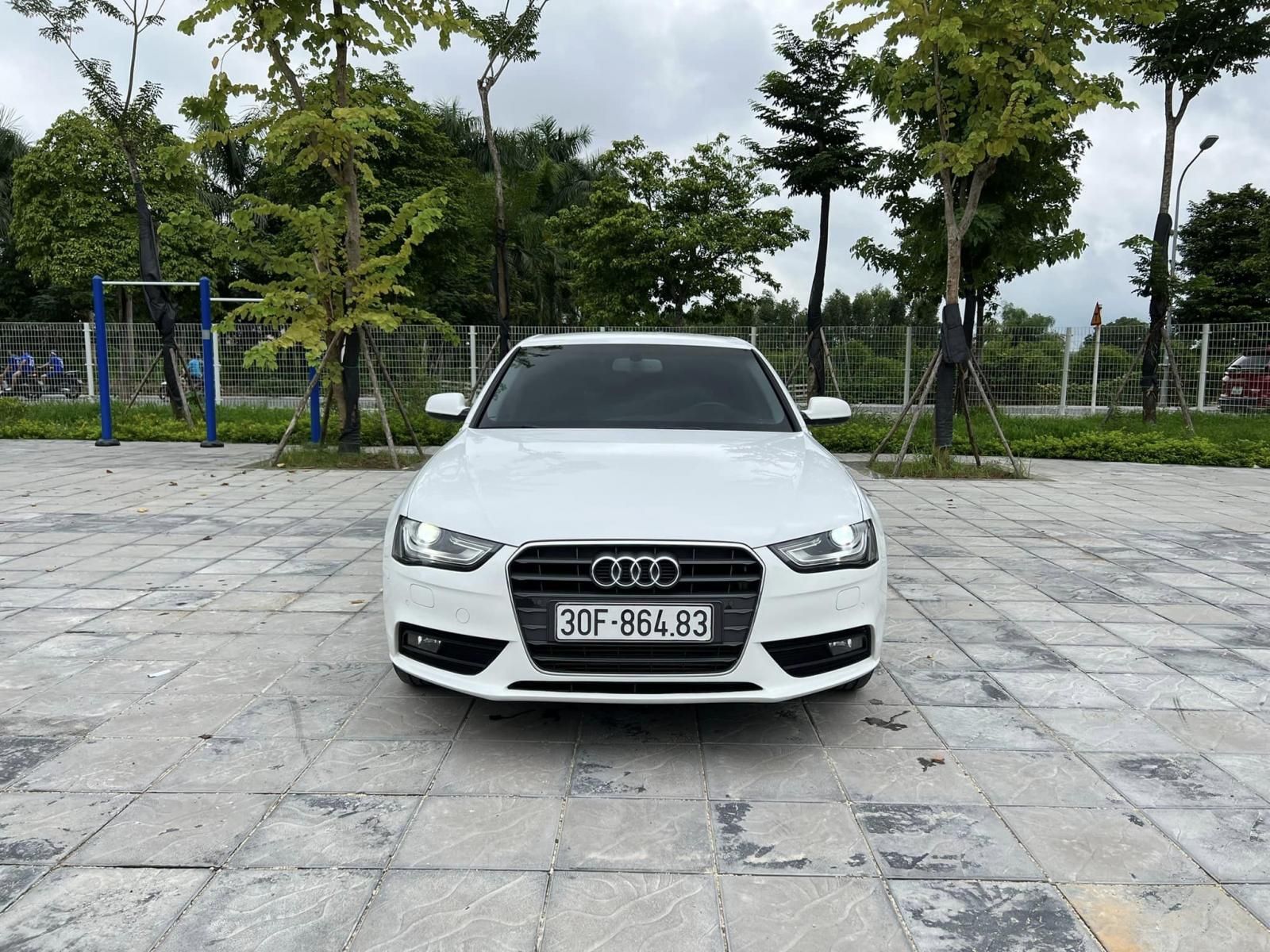 Audi A4 2015 - Màu trắng, xe nhập