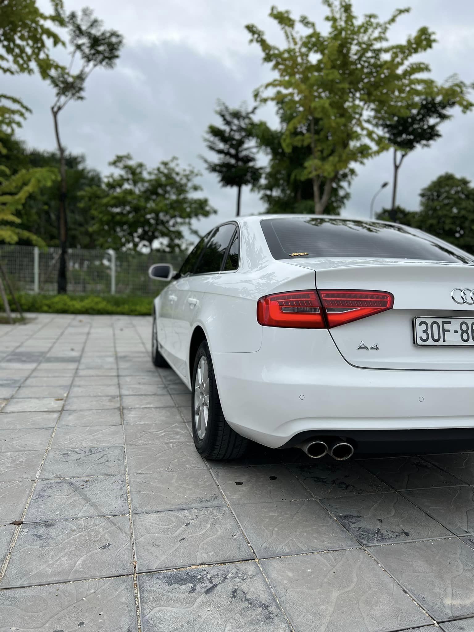 Audi A4 2015 - Màu trắng, xe nhập