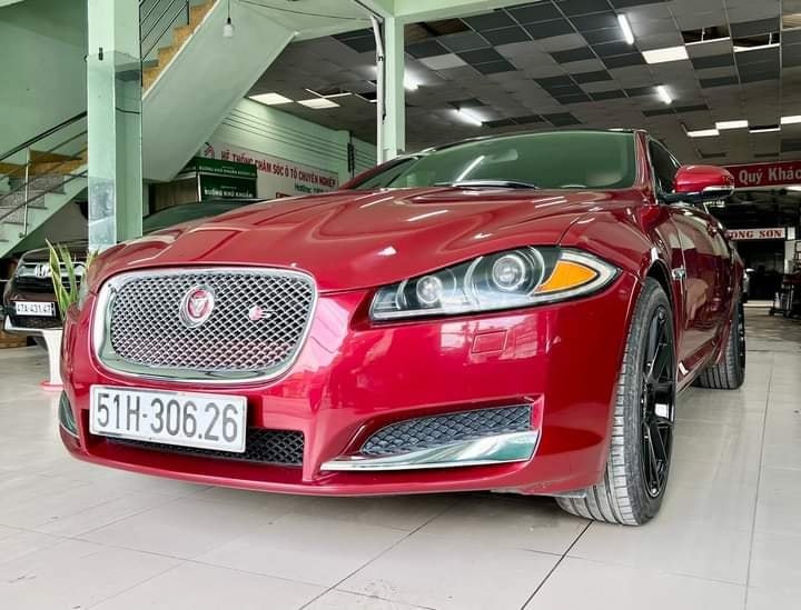 Jaguar XF 2012 - Xe số tự động