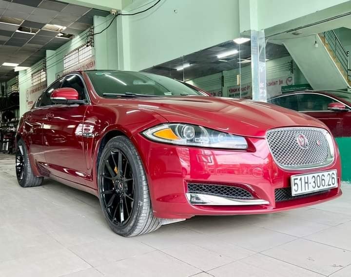 Jaguar XF 2012 - Xe số tự động