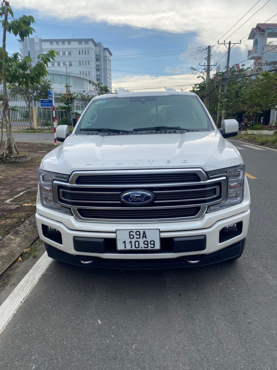 Ford F 150 2019 - Xe màu trắng