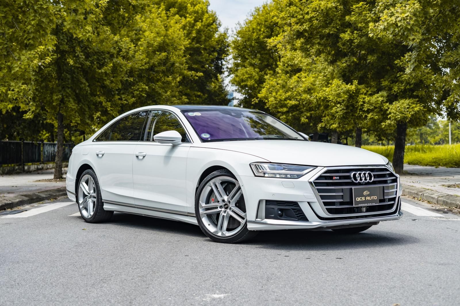 Audi S8 2020 - Xe màu trắng