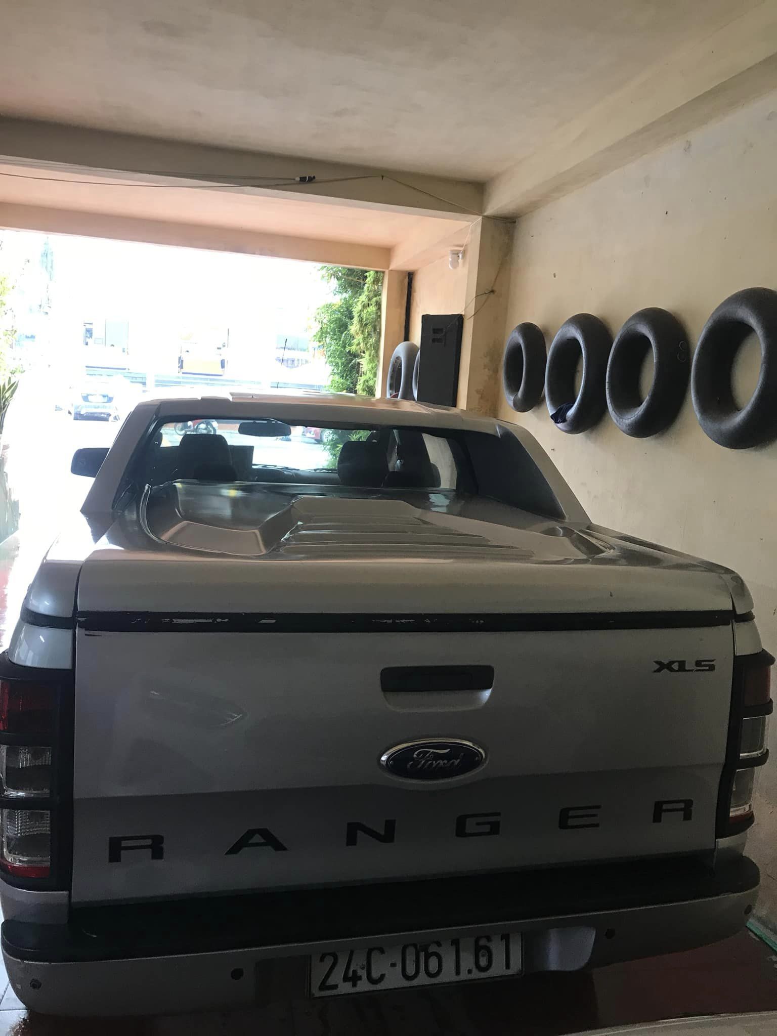 Ford Ranger 2014 - Xe màu bạc giá ưu đãi