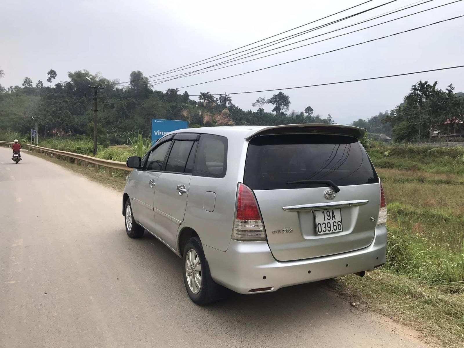 Toyota Innova 2006 - Màu bạc, 205 triệu