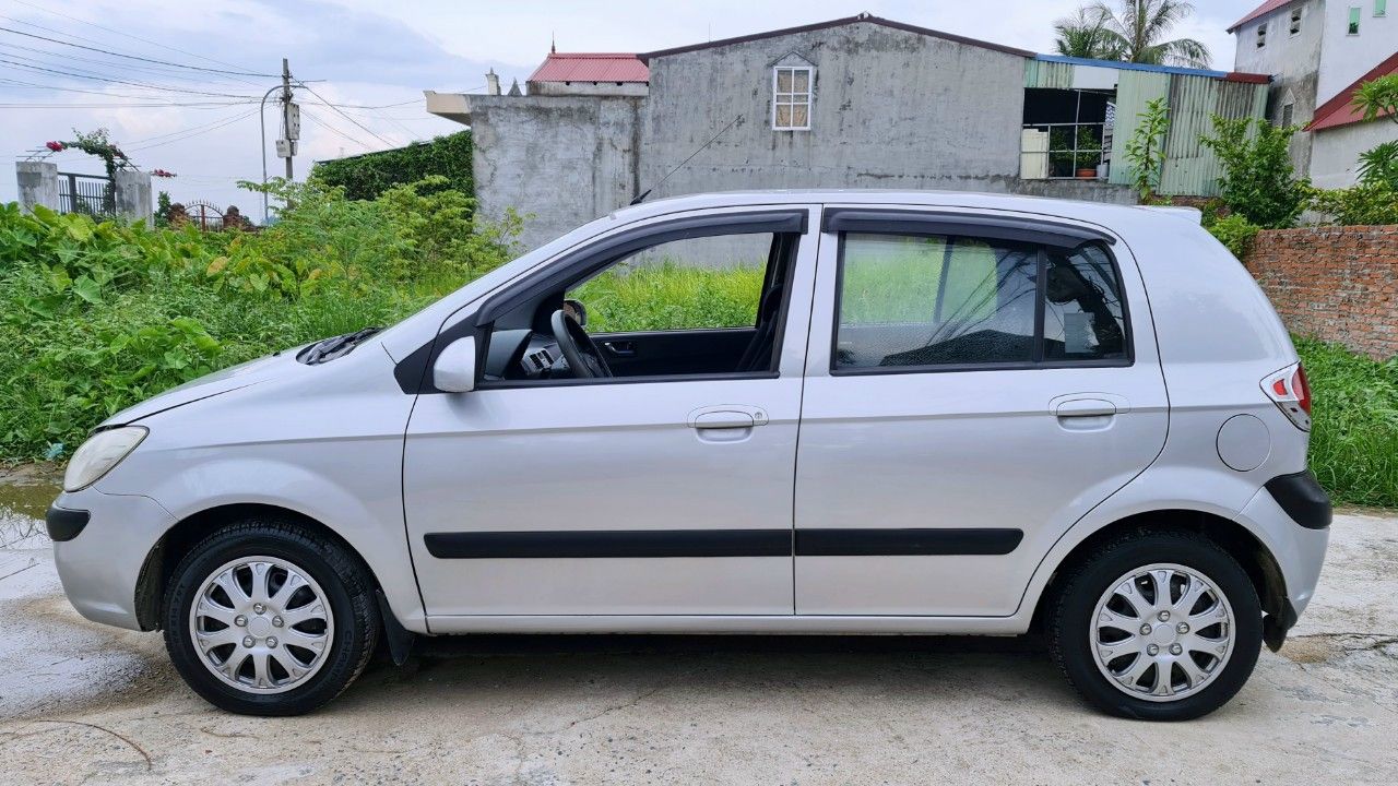 Hyundai Getz 2010 - Bán ô tô Hyundai Getz đời 2010 xe gia đình giá tốt 145tr