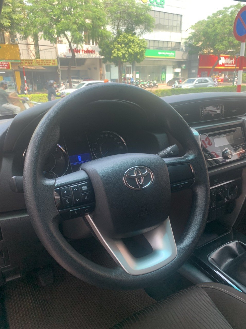 Toyota Fortuner 2016 - Màu bạc, xe gia đình