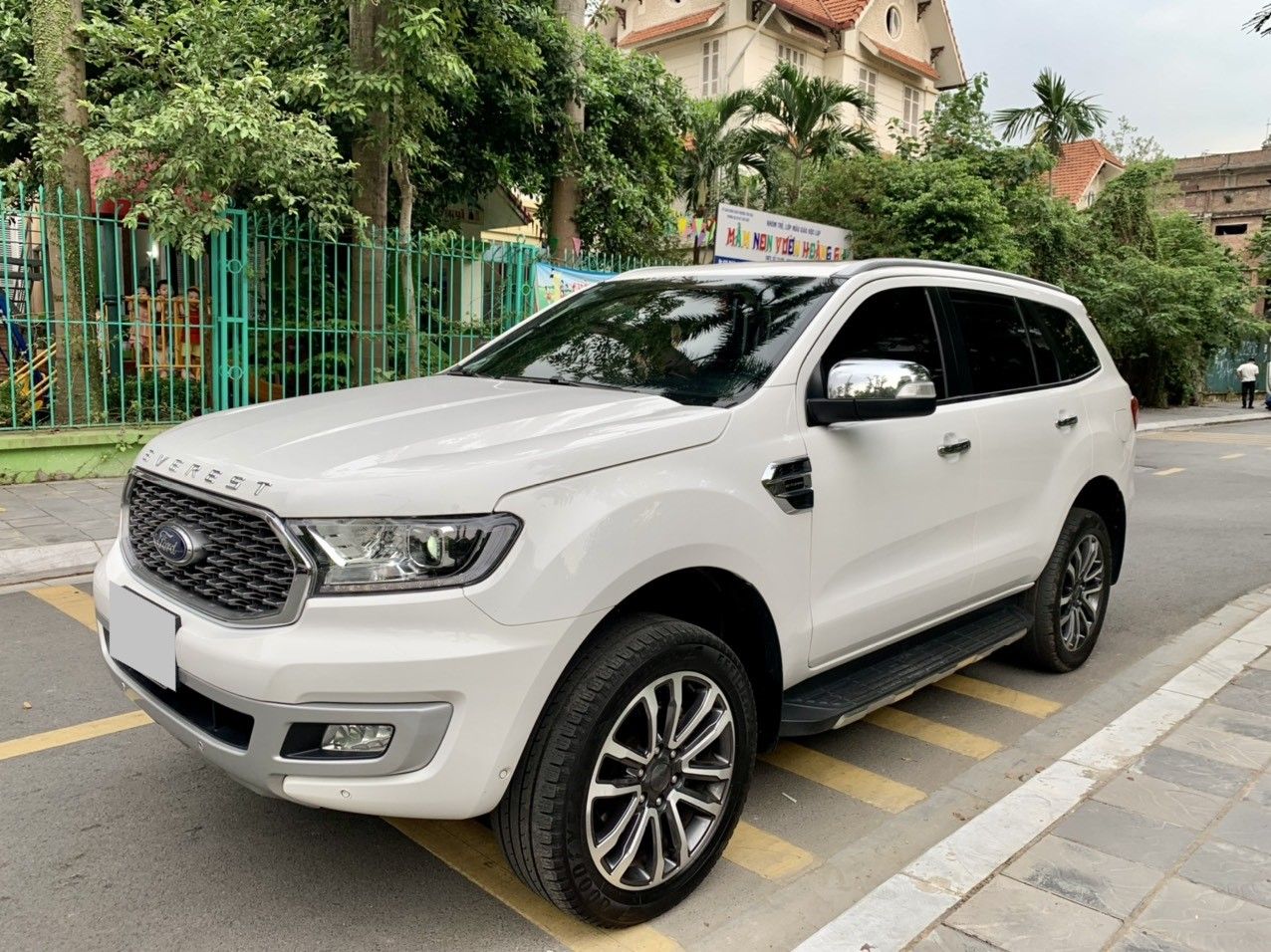 Ford Everest 2020 - Màu trắng hai cầu siêu chất full lịch sử hãng