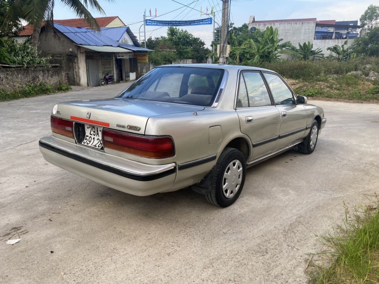 Toyota Cressida 1993 - Màu bạc, giá rẻ