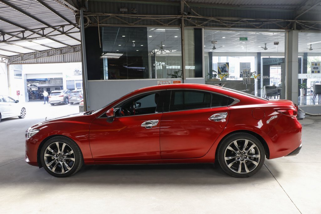 Mazda 6 2018 - Xe màu đỏ, giá 696tr