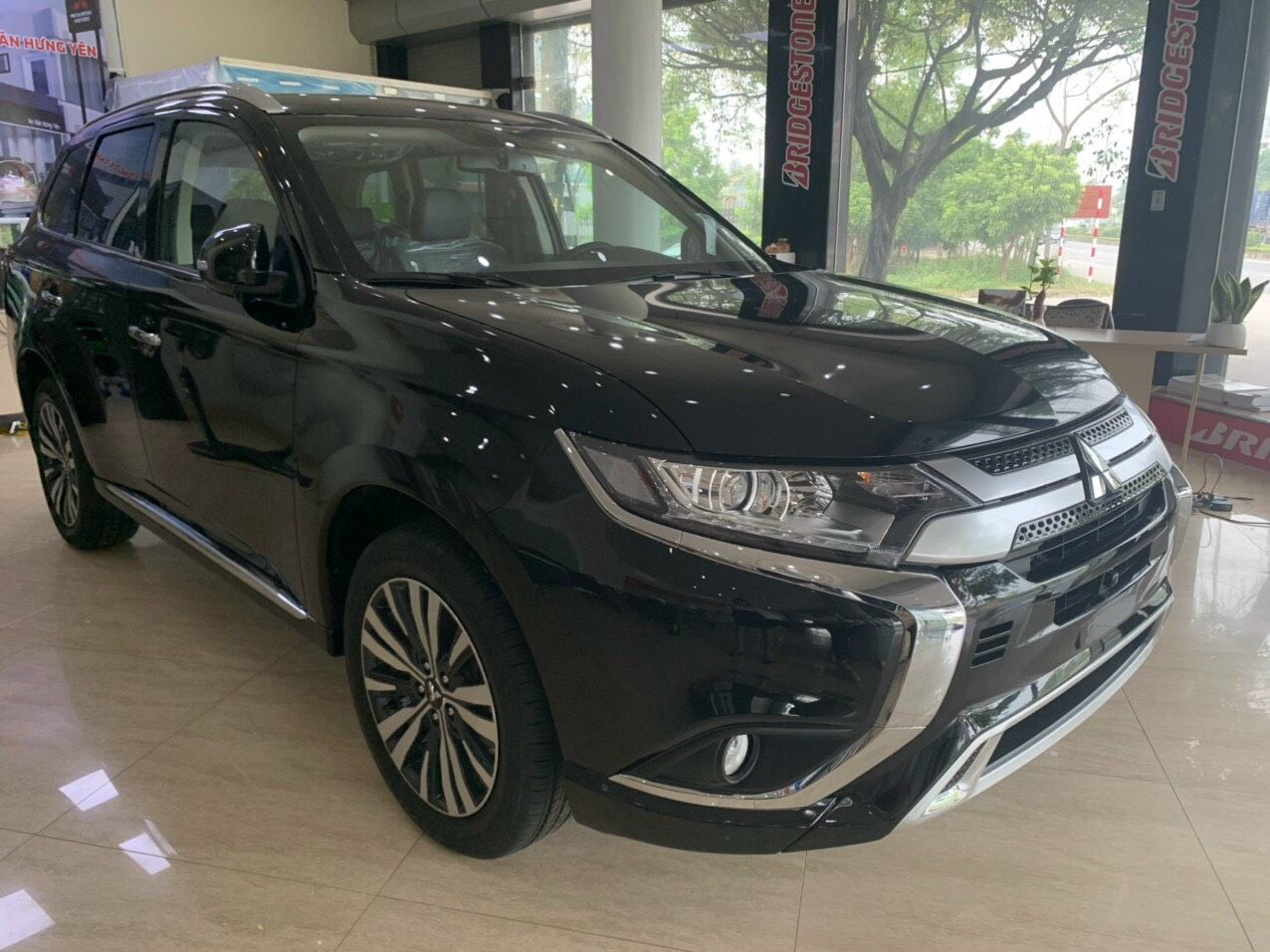 Mitsubishi Outlander 2022 - 825 triệu khuyến mại khủng 50 triệu đồng