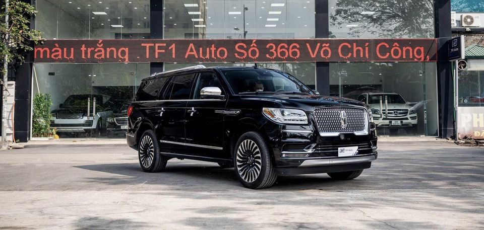 Lincoln Navigator 2022 - Thiết kế sang trọng hầm hố