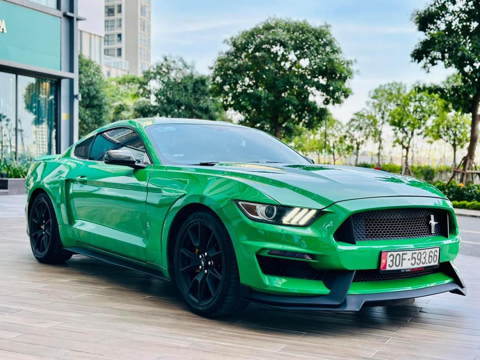 Ford Mustang 2015 - Xe cực đẹp, dáng thể thao