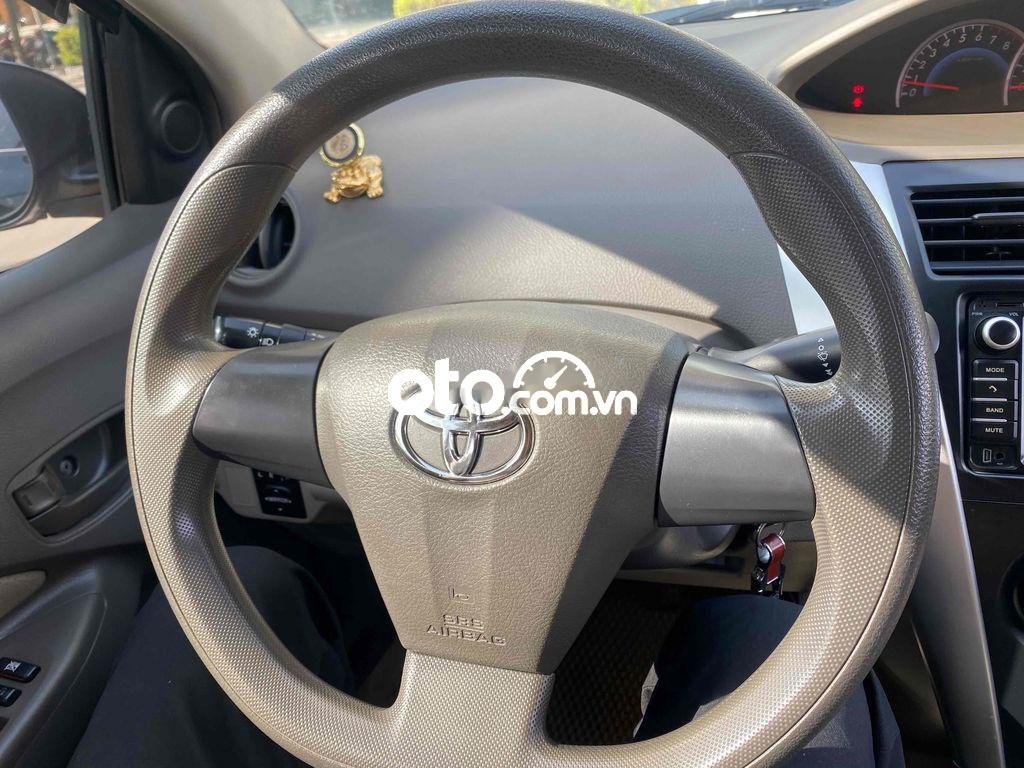 Toyota Vios 2011 - Màu đen, số sàn