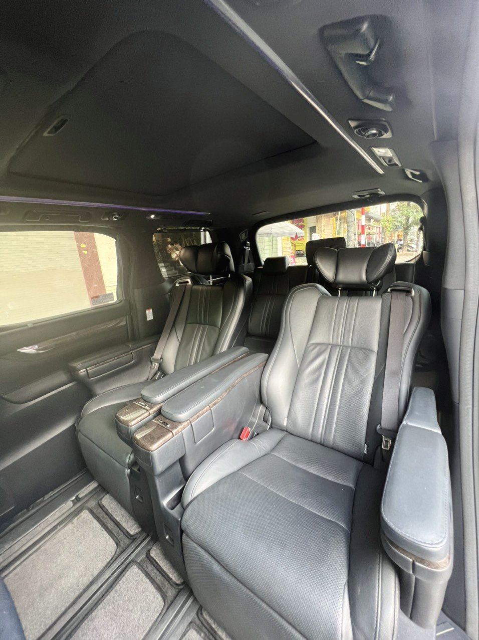 Toyota Alphard 2019 - Xe hạng thương gia, màu đen