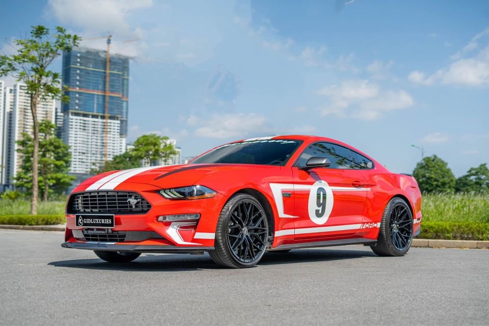 Ford Mustang 2020 - Xe màu đỏ