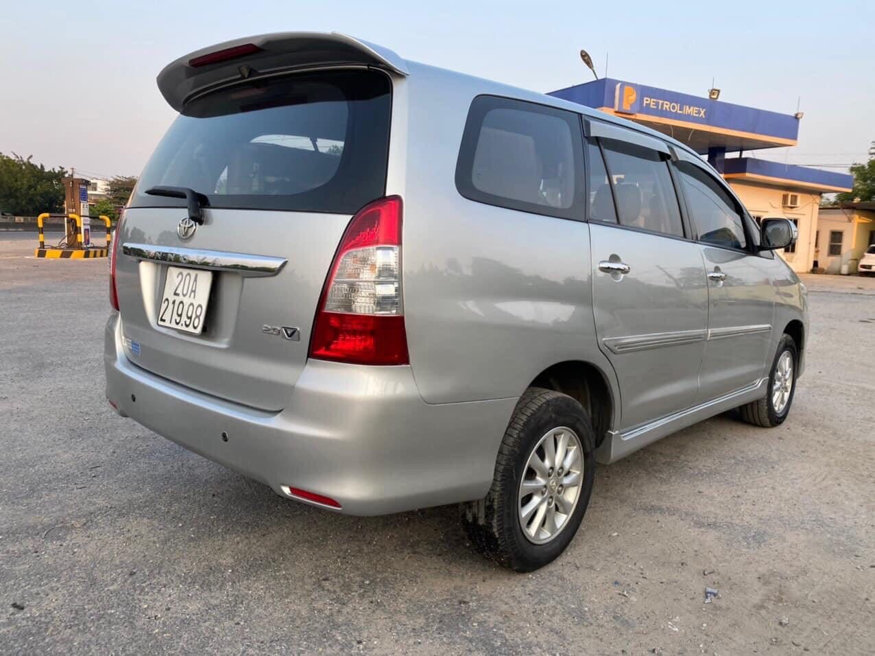 Toyota Innova 2013 - Màu bạc