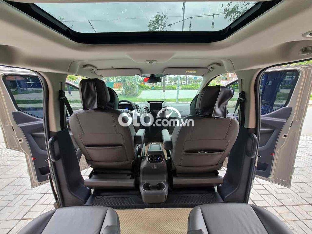 Ford Tourneo 2019 - Màu bạc, nhập khẩu số tự động