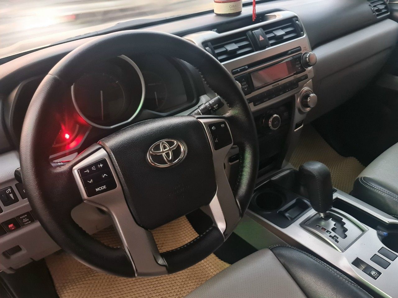 Toyota 4 Runner 2010 - Cần bán lại xe màu đen