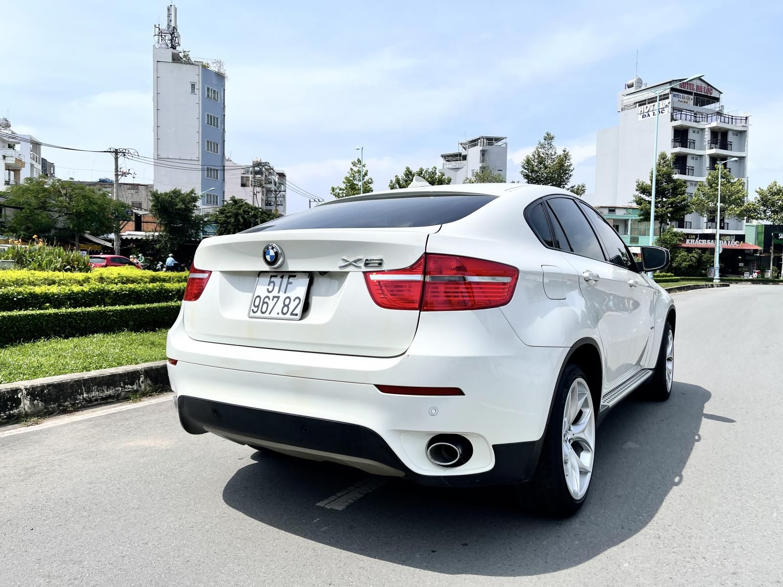 BMW X6 2009 - Màu trắng zin loại full đồ chơi, nhà mua mới một đời trùm mền ít đi