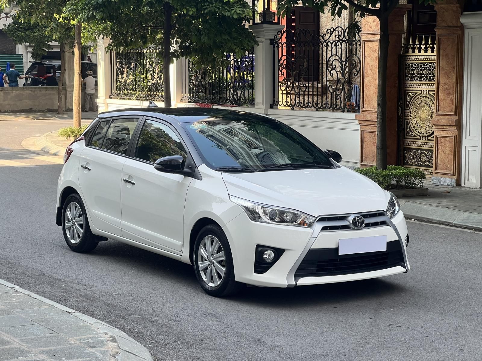 Toyota Yaris 2015 - Xe  trang bị full options, bao giá thị trường