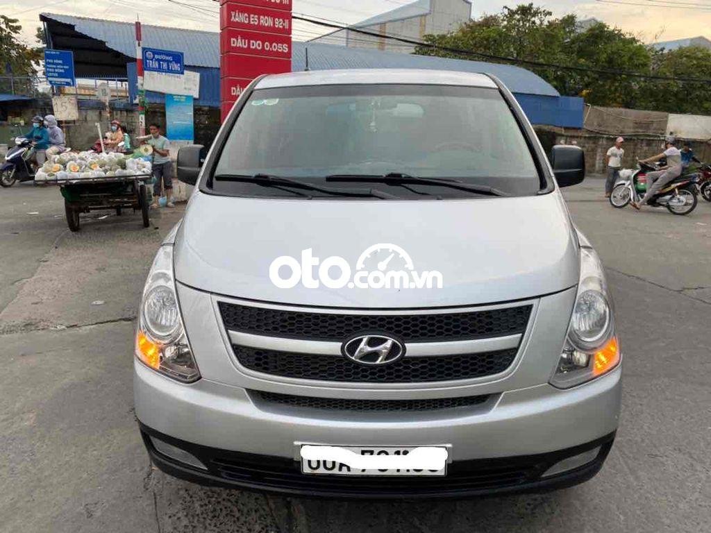 Hyundai Grand Starex 2008 - Màu bạc, nhập khẩu, giá 280tr