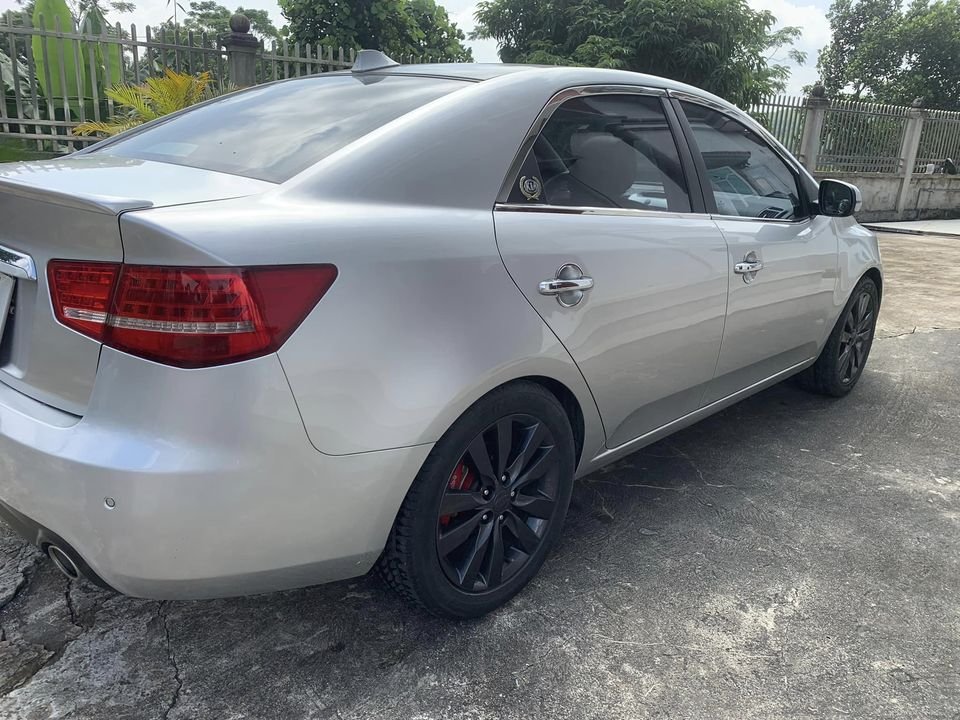 Kia Cerato 2011 - Màu bạc, xe nhập