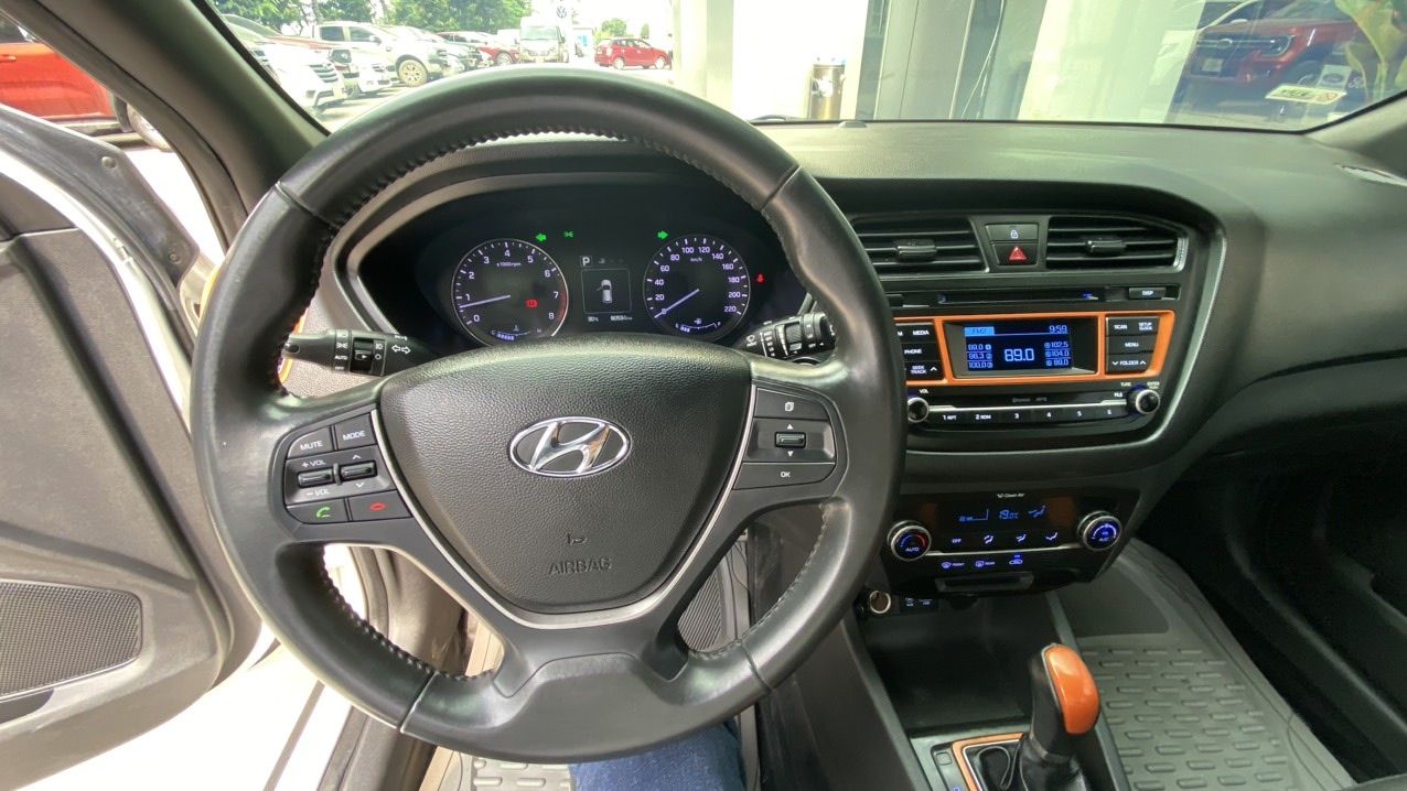 Hyundai i20 Active 2015 - Cần bán xe gia đình giá 420tr