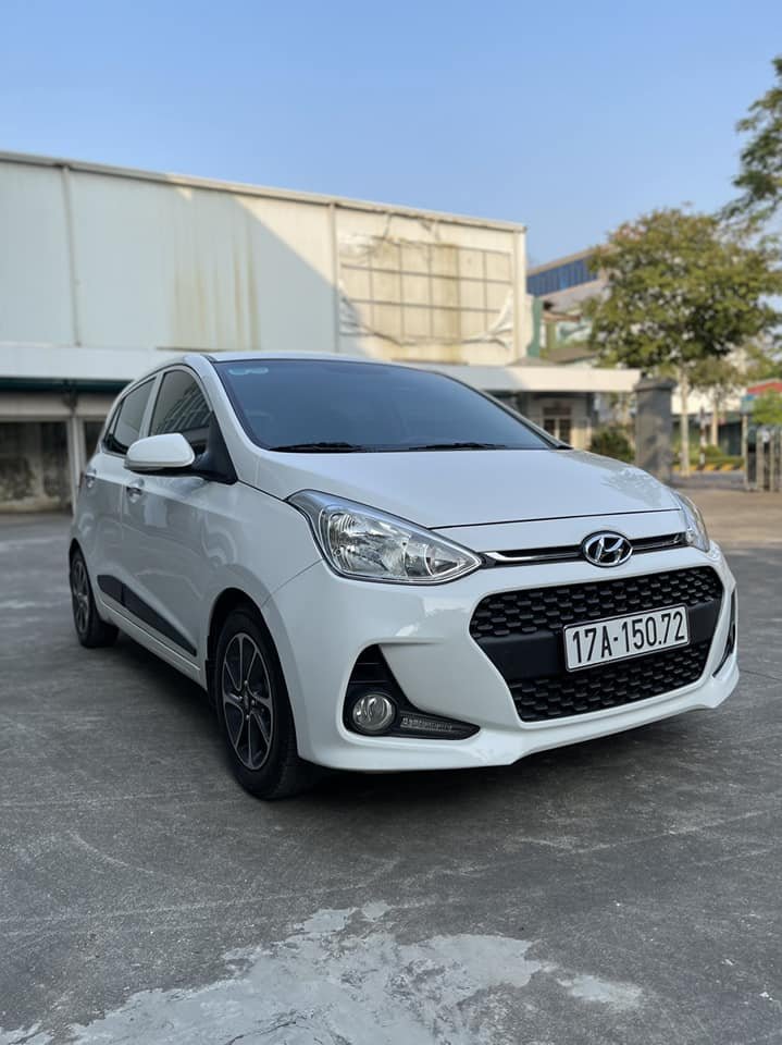 Hyundai Premio 2019 - Màu trắng xe gia đình