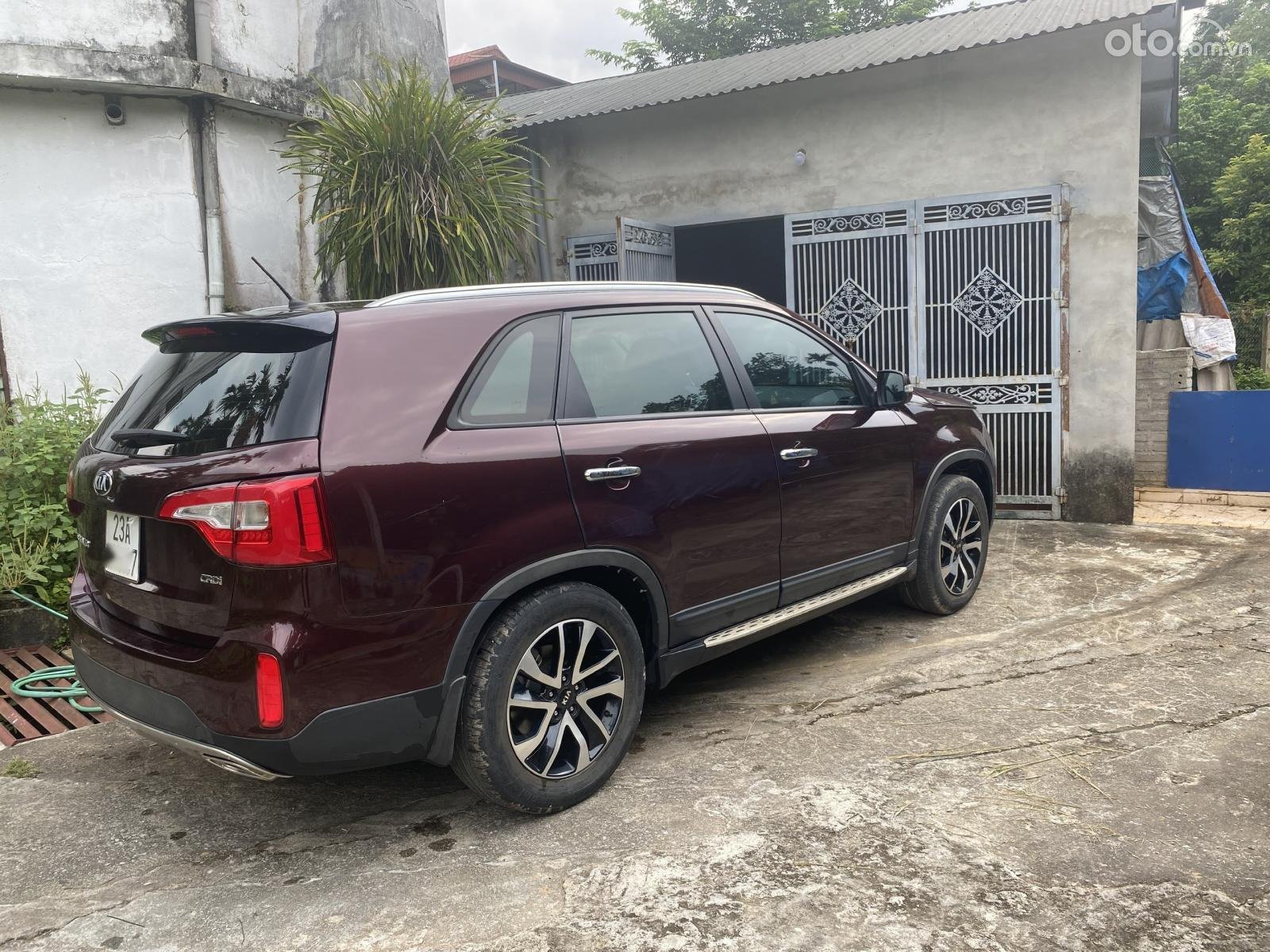 Kia Sorento 2019 - Xe màu đỏ xe gia đình