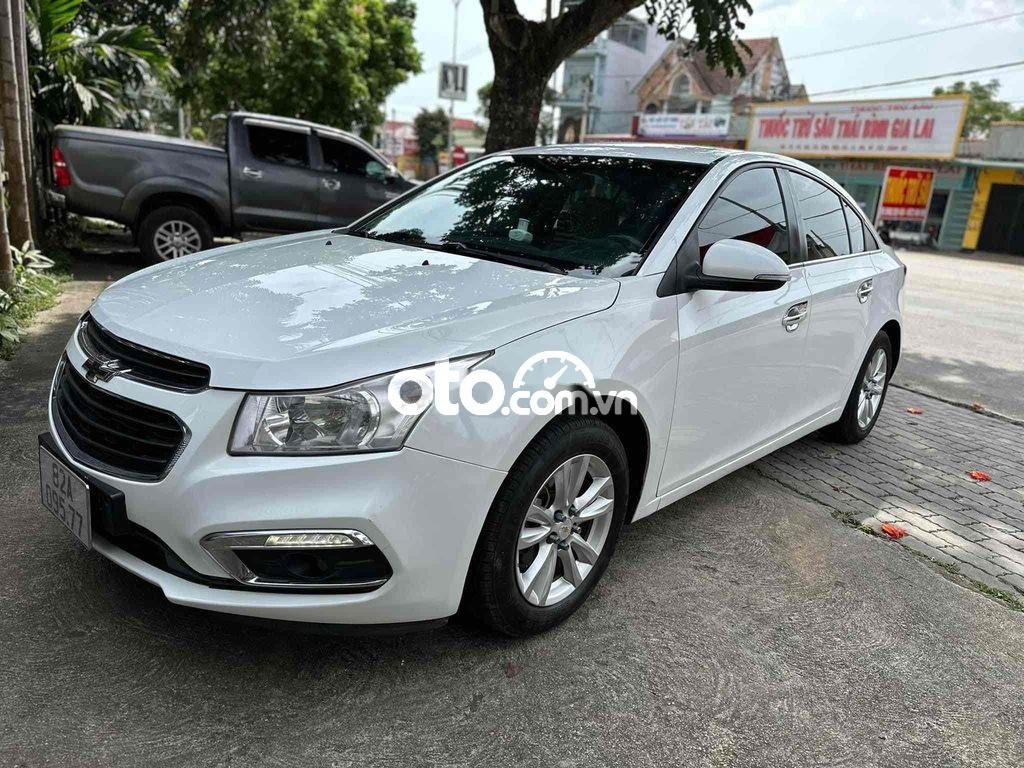 Chevrolet Cruze 2015 - Số sàn, 5 chỗ