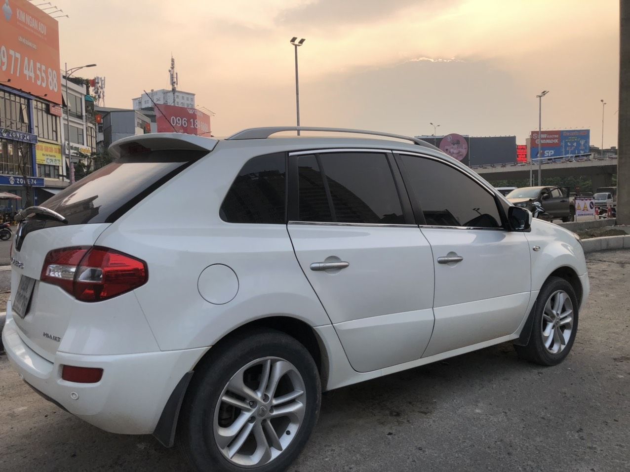 Renault Koleos 2010 - Xe màu trắng, nhập khẩu nguyên chiếc 