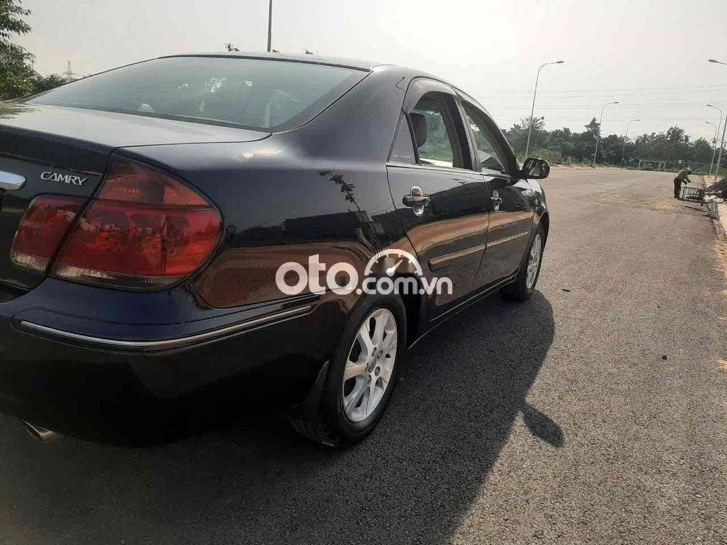 Toyota Camry 2006 - Màu đen, số sàn